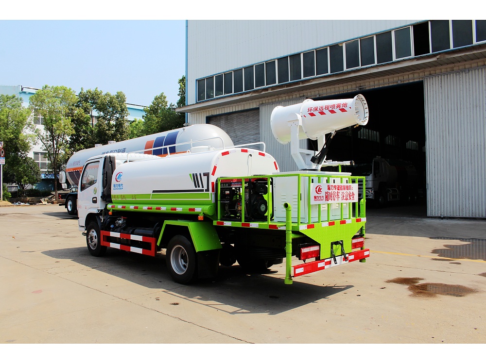 國六東風小多利卡5立方抑塵灑水車