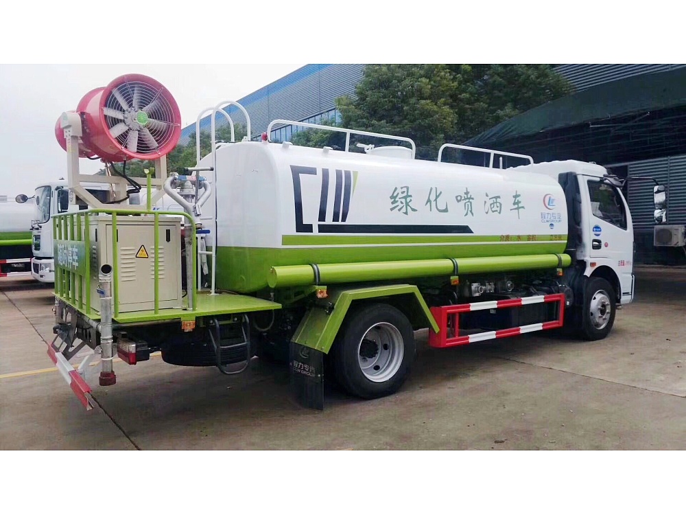 東風(fēng)大多利卡9方霧炮車(chē)