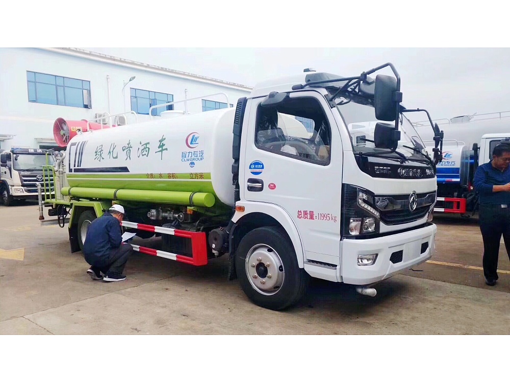 東風(fēng)大多利卡9方霧炮車(chē)