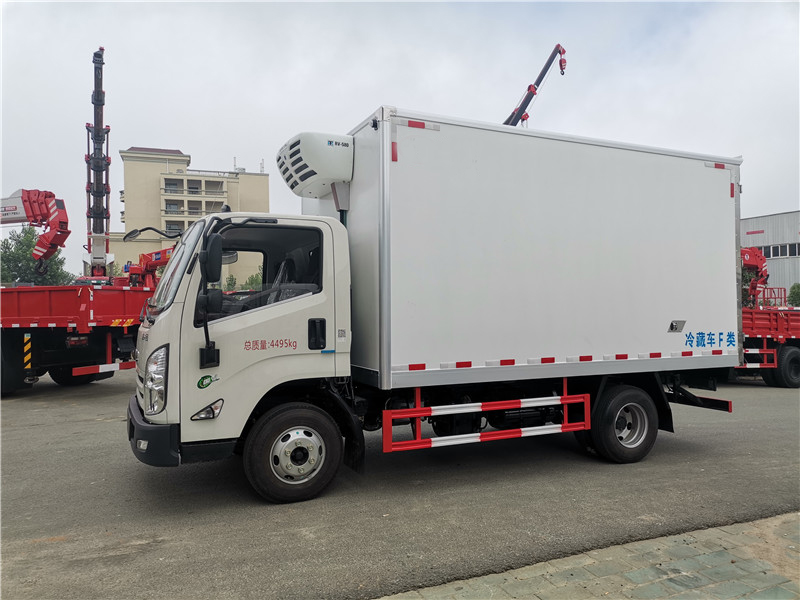 國六江鈴凱運(yùn)4.2米肉鉤冷藏車