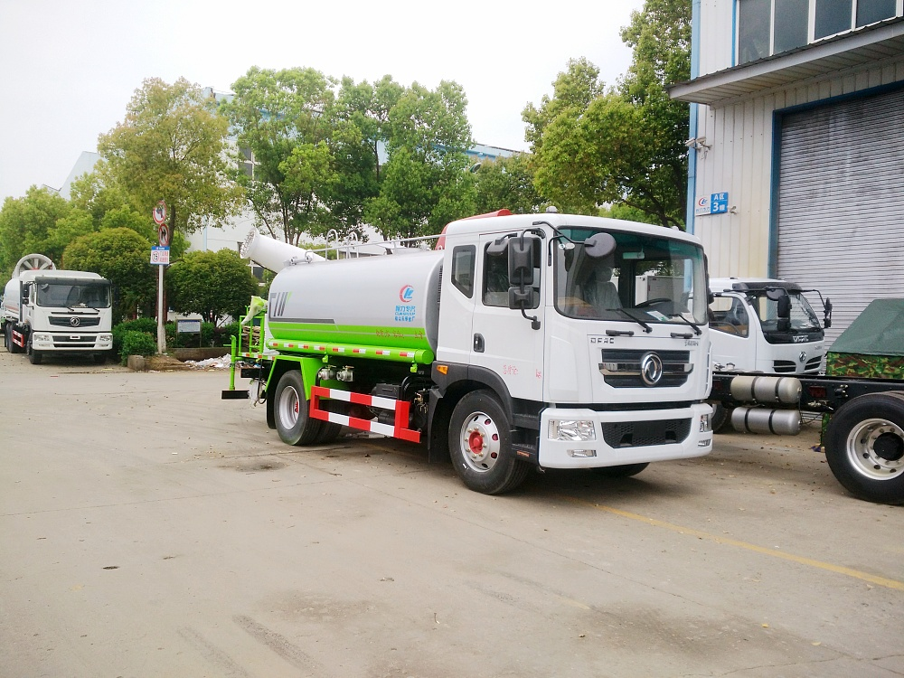 國六東風多利卡D9 14方灑水霧炮車