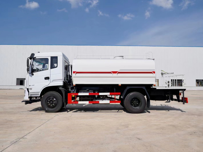 國(guó)六東風(fēng)Q7 12噸灑水車_灑水車廠家