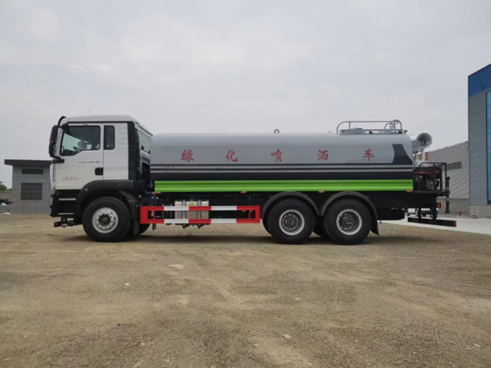 國(guó)六汕德卡18方霧炮車_灑水車廠家