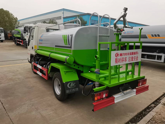 國六小型灑水車_福田2.7方藍(lán)牌灑水車_ 小型2.7方藍(lán)牌灑水車價(jià)格_程力灑水車廠家