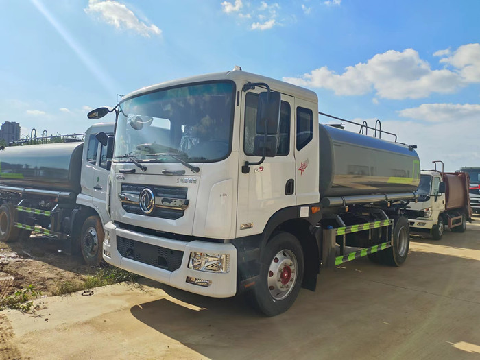 國(guó)六東風(fēng)多利卡D9 12方灑水車圖片_12方灑水車價(jià)格_東風(fēng)12方灑水車_程力灑水車廠家